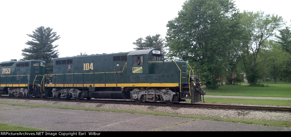 Ohio South Central Railroad (OSCR) 104 & 2153